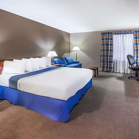 Days Inn By Wyndham Midland Exterior foto